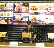 Antrą de&scaron;imtį Lietuvoje veikiantis "McDonald's" džiaugiasi kasmet augančiu pelnu ir žada naujų restoranų atidarymus