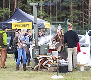 Beveik 300 vaikų ir suaugusiųjų ant Palangos oro uosto kilimo ir tūpimo tako i&scaron;laikė karatė egzaminą