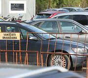 Pareigūno automobilis po avarijos