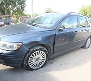 Pareigūno automobilis po avarijos