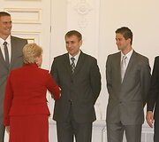 Krep&scaron;inio rinktinė sutikta Prezidentūroje, Vyriausybėje ir Seime