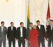 Krep&scaron;inio rinktinė sutikta Prezidentūroje, Vyriausybėje ir Seime