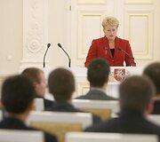 Krep&scaron;inio rinktinė sutikta Prezidentūroje, Vyriausybėje ir Seime