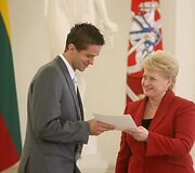 Krep&scaron;inio rinktinė sutikta Prezidentūroje, Vyriausybėje ir Seime