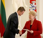 Krep&scaron;inio rinktinė sutikta Prezidentūroje, Vyriausybėje ir Seime