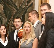 Krep&scaron;inio rinktinė sutikta Prezidentūroje, Vyriausybėje ir Seime