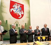 Krep&scaron;inio rinktinė sutikta Prezidentūroje, Vyriausybėje ir Seime