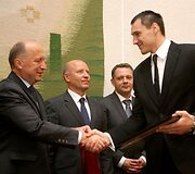 Krep&scaron;inio rinktinė sutikta Prezidentūroje, Vyriausybėje ir Seime