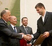 Krep&scaron;inio rinktinė sutikta Prezidentūroje, Vyriausybėje ir Seime