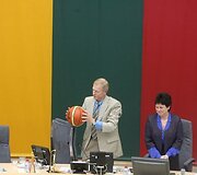 Krep&scaron;inio rinktinė sutikta Prezidentūroje, Vyriausybėje ir Seime