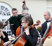 Koncertas vidiniame prezidentūros kiemelyje