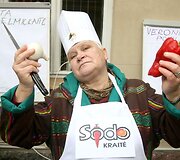 &bdquo;Sodo kraitėje&ldquo;, Vilniuje, žinomi Lietuvos žmonės gamino savo salotas