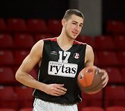 Jonas Valančiūnas.