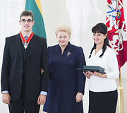 Prezidentė apdovanojo Parolimpiadoje medalius i&scaron;kovojusius Lietuvos sportininkus ir jų trenerius