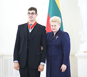 Prezidentė apdovanojo Parolimpiadoje medalius i&scaron;kovojusius Lietuvos sportininkus ir jų trenerius