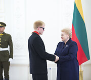 Prezidentė apdovanojo Parolimpiadoje medalius i&scaron;kovojusius Lietuvos sportininkus ir jų trenerius