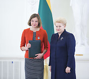 Prezidentė apdovanojo Parolimpiadoje medalius i&scaron;kovojusius Lietuvos sportininkus ir jų trenerius