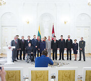 Prezidentė apdovanojo Parolimpiadoje medalius i&scaron;kovojusius Lietuvos sportininkus ir jų trenerius