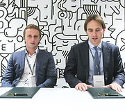 Ketinimų plėtoti veiklą mūsų &scaron;alyje memorandumą pasira&scaron;ė britų startuolio &bdquo;Revolut&ldquo; prezidentas Nikolajus Storonskis bei Lietuvos banko valdybos narys Marius Jurgilas