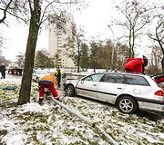 Vilniuje vertėsi &bdquo;Toyota Avensis&ldquo;, nukentėjo vairuotojas