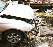 Vilniuje vertėsi &bdquo;Toyota Avensis&ldquo;, nukentėjo vairuotojas