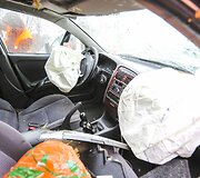 Vilniuje vertėsi &bdquo;Toyota Avensis&ldquo;, nukentėjo vairuotojas