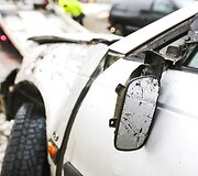 Vilniuje vertėsi &bdquo;Toyota Avensis&ldquo;, nukentėjo vairuotojas