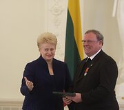 Lietuvos valstybės atkūrimo dienos proga įteikti apdovanojimai