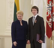 Lietuvos valstybės atkūrimo dienos proga įteikti apdovanojimai