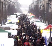Kaziuko mugėje Vilniuje &ndash; netikėtos prekės ir minios žmonių. 
