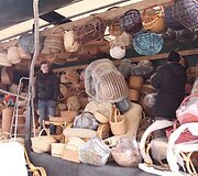Kaziuko mugėje Vilniuje &ndash; netikėtos prekės ir minios žmonių. 