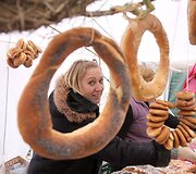 Kaziuko mugėje Vilniuje &ndash; netikėtos prekės ir minios žmonių. 