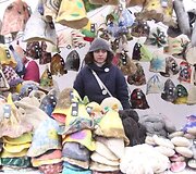 Kaziuko mugėje Vilniuje &ndash; netikėtos prekės ir minios žmonių. 