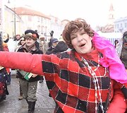 Kaziuką Vilniaus senamiestyje pakeitė Užgavėnių persirengėliai.