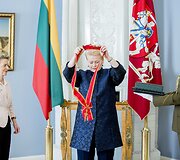Dalia Grybauskaitė apdovanojo ordinu &bdquo;Už nuopelnus Lietuvai&ldquo; Didžiuoju kryžiumi Vokietijos gynybos ministrę Ursula von der Leyen
