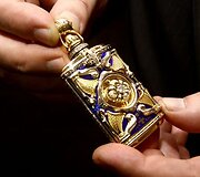 Baltijos juvelyrikos asociacijos nariai Vilniuje pristato savo 20 metų kūrybos rezultatą. 