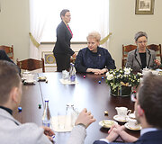 Prezidentė Dalia Grybauskaitė susitiko su nacionalinės socialinio saugumo kampanijos &bdquo;Už saugią Lietuvą&ldquo; ambasadoriais