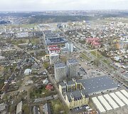 &bdquo;Korių&ldquo; statytojai aptvėrė statybvietę valstybinės žemės sąskaita