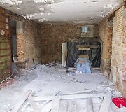 Vilniaus centre stovi apleistas Raimondui Baranauskui priklausantis namas