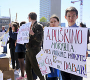 Protesto akcija dėl mokyklų reorganizavimo