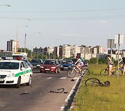 Du žmonės buvo sužaloti trečiadienio pavakare Vilniuje susidūrus motociklui ir dviratininkui.