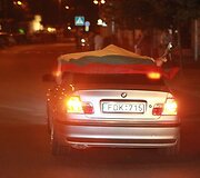 Sostinėje naktį žmonės audringai sutiko žinią apie pergalę