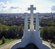 Įsibėgėjantį rudenį Vilniuje primena ne tik prasidėję mokslo metai ir vėstantys orai, bet ir nuo medžių pradėję kristi lapai.