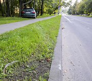 Priepuolio i&scaron;tiktas sostinėje vairuotojas trenkėsi į medį