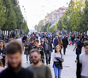 Rudenį  sugrįžusi vasara pakvietė į skverus ir parkus