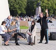 Rudenį  sugrįžusi vasara pakvietė į skverus ir parkus