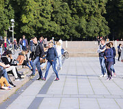 Rudenį  sugrįžusi vasara pakvietė į skverus ir parkus