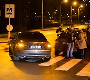Reidas Vilniuje: nestojęs BMW, partrenktas pėsčiasis, neblaivūs vairuotojai.