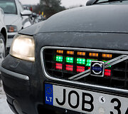 &bdquo;Volvo&ldquo; klubas i&scaron; automobilių suformavo sveikinimą Lietuvai