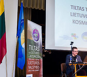 Vilniaus Jono Basanavičiaus progimnazijos ir Vilniaus Jono Basanavičiaus gimnazijos moksleiviai bandė susisiekti su TKS astronautais